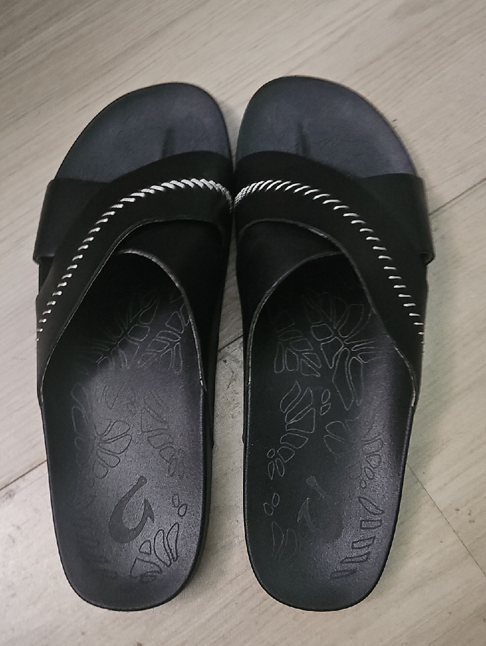 Olukai Women's Sandals Kipe'a 'Olu Slide Sz 9 Black Leather & soles cross strap - Picture 2 of 8